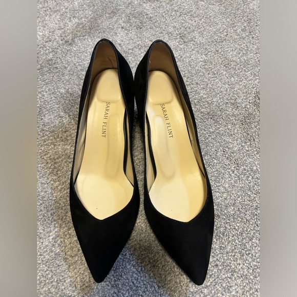 Sarah Flint Black Heels with Brown Block Heel - Picture 4 of 9